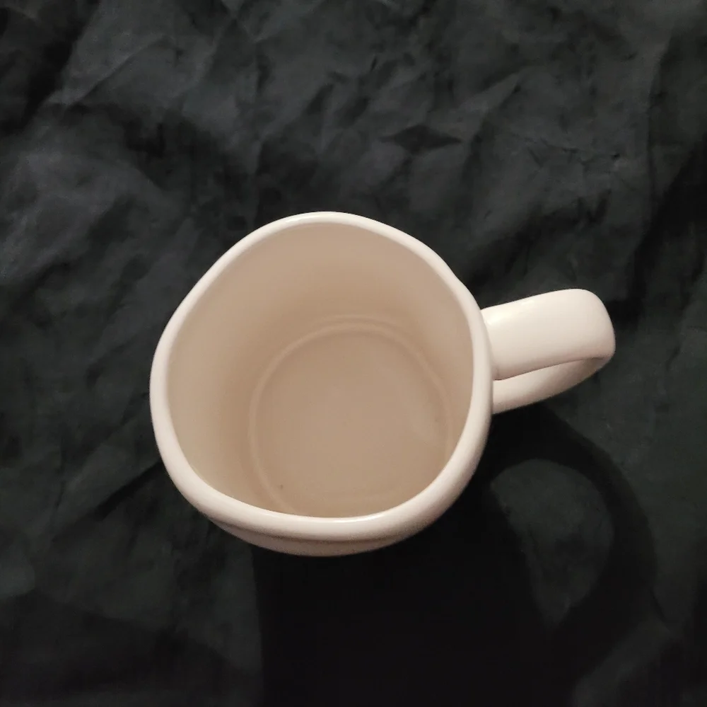 Excellent Condition Rae Dunn Coffee Cup~Mug~Red Milk~Christmas~Santa Cup